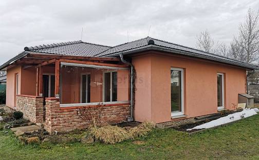 Prodej domu 185 m² s pozemkem 928 m², Karlovarská, Stochov, okres Kladno