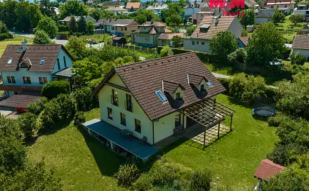 Prodej domu 240 m² s pozemkem 1 302 m², Mořina, okres Beroun