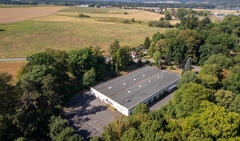 Pronájem skladovacích prostor 2 489 m², Chodová Planá – náhled fotky 2