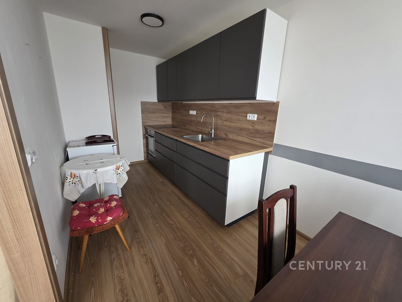 Pronájem bytu 3+1 72 m² – fotografie 3