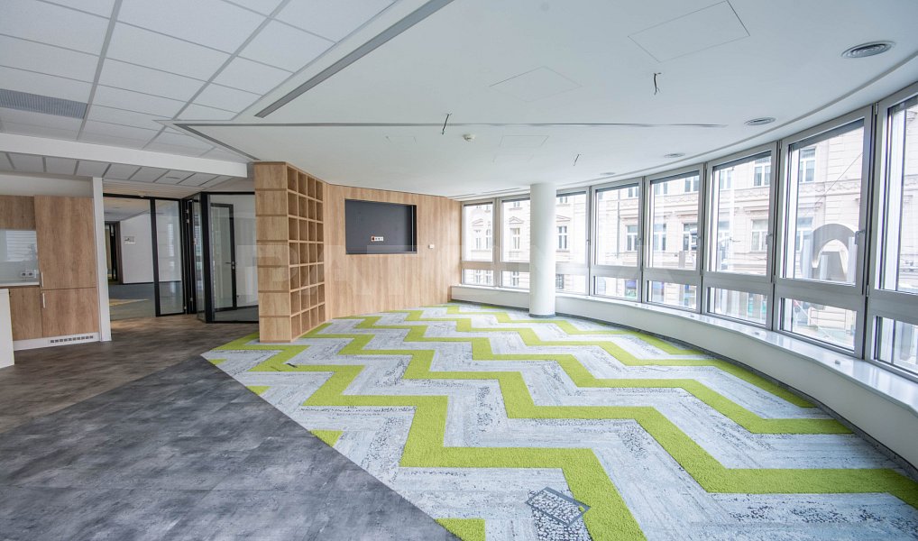 Pronájem kanceláře 379 m², Praha – náhled fotky 5