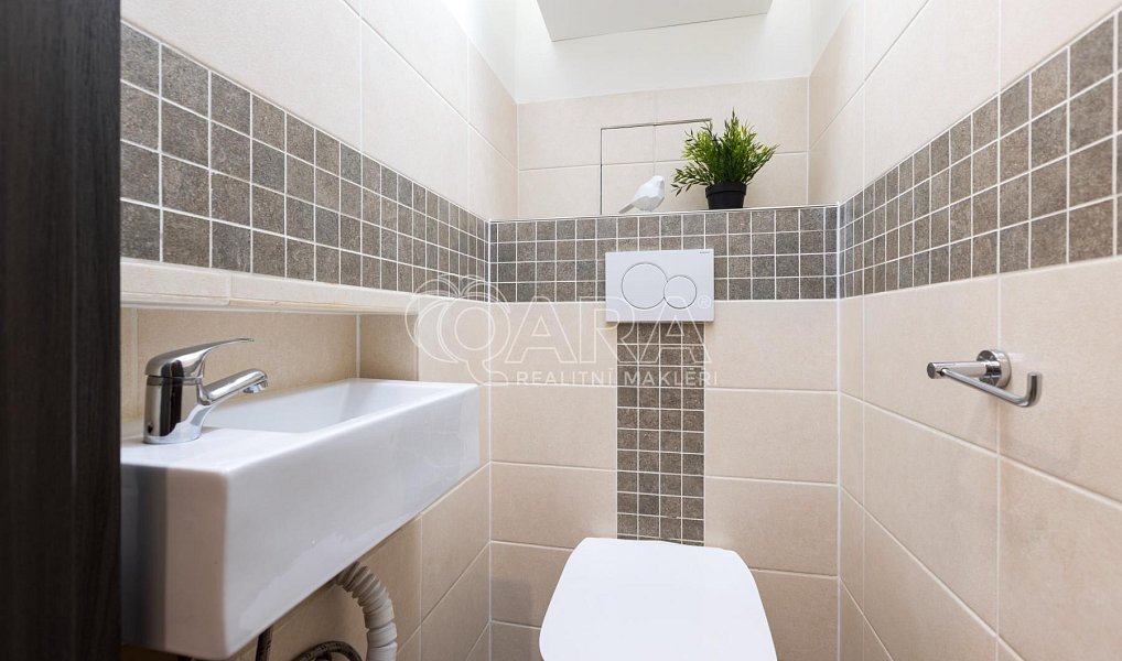 Prodej bytu 2+1 88 m², Praha – náhled fotky 23