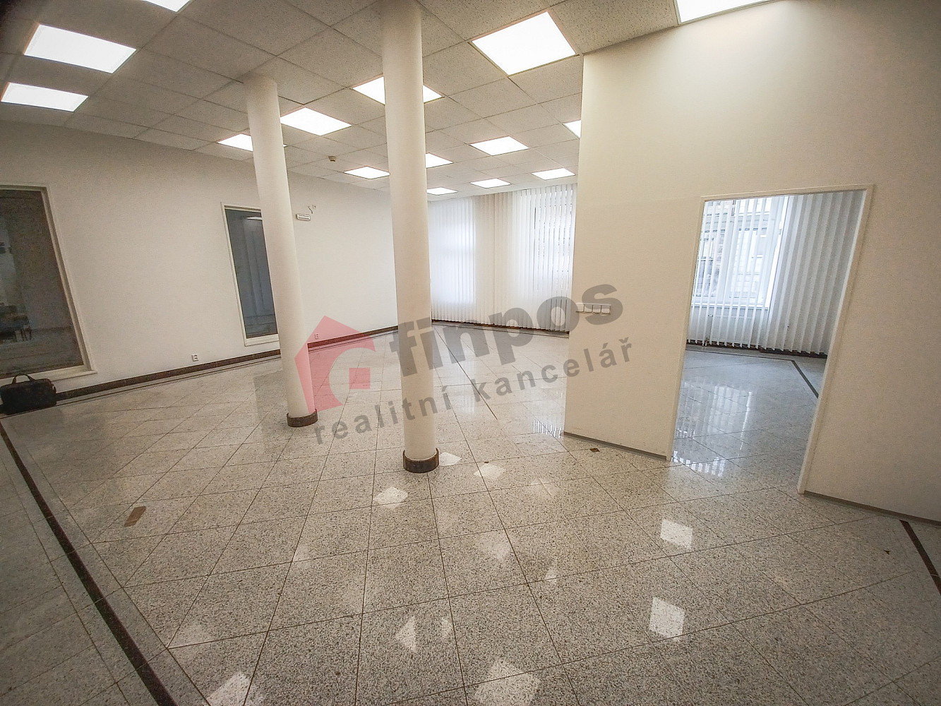 Pronájem obchodních prostor 92 m² – fotografie 2