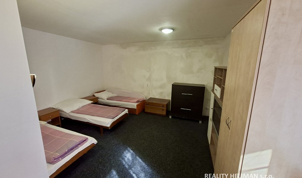 Prodej domu 878 m² s pozemkem 839 m², Žatec – náhled fotky 16