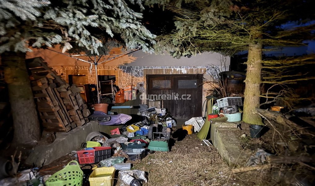 Prodej stavebního pozemku 1 665 m², Výrov – náhled fotky 5