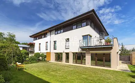 Prodej domu 322 m² s pozemkem 528 m², Na Bohdalci, Praha 10 - Michle