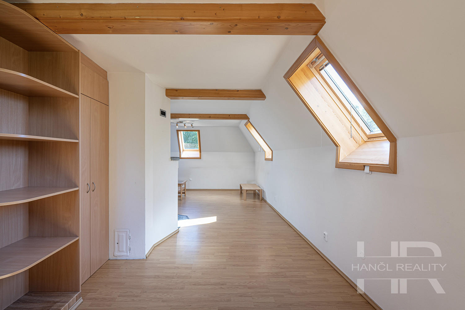 Prodej domu 202 m² s pozemkem 2 142 m² — photo 4