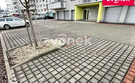 Pronájem parkovacího místa vedle nemocnice - ul. Zahrádky, Zahrádky, Uherské Hradiště