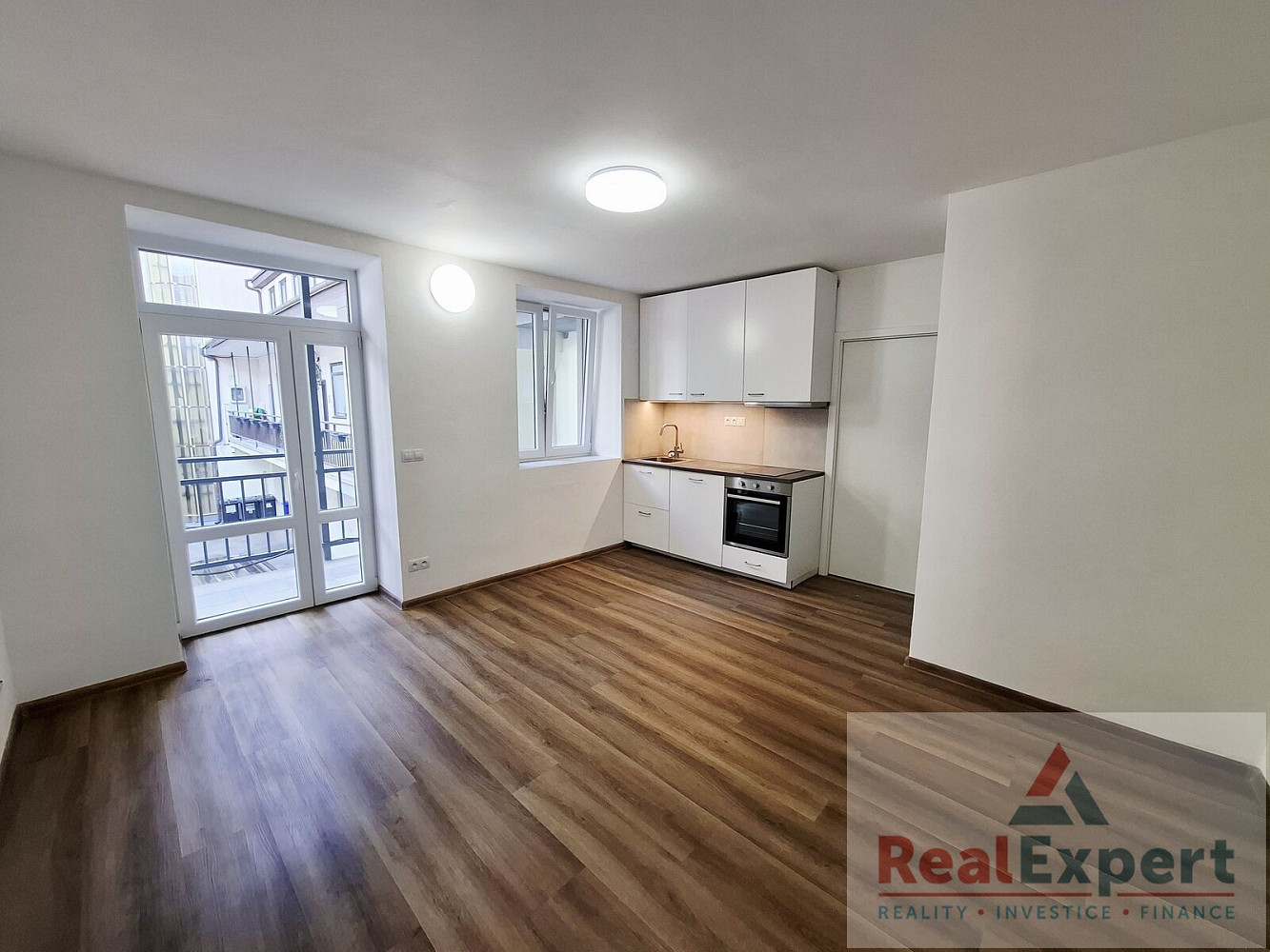 Pronájem bytu 1+kk 30 m²
