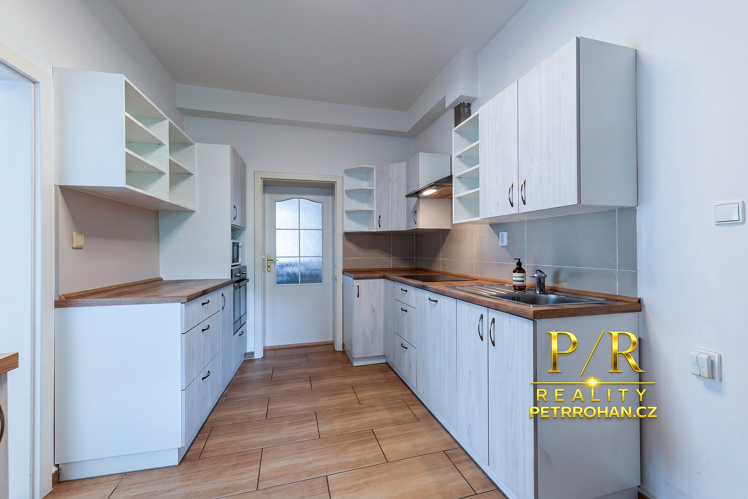 Prodej domu 172 m² s pozemkem 1 864 m² – pohled 3