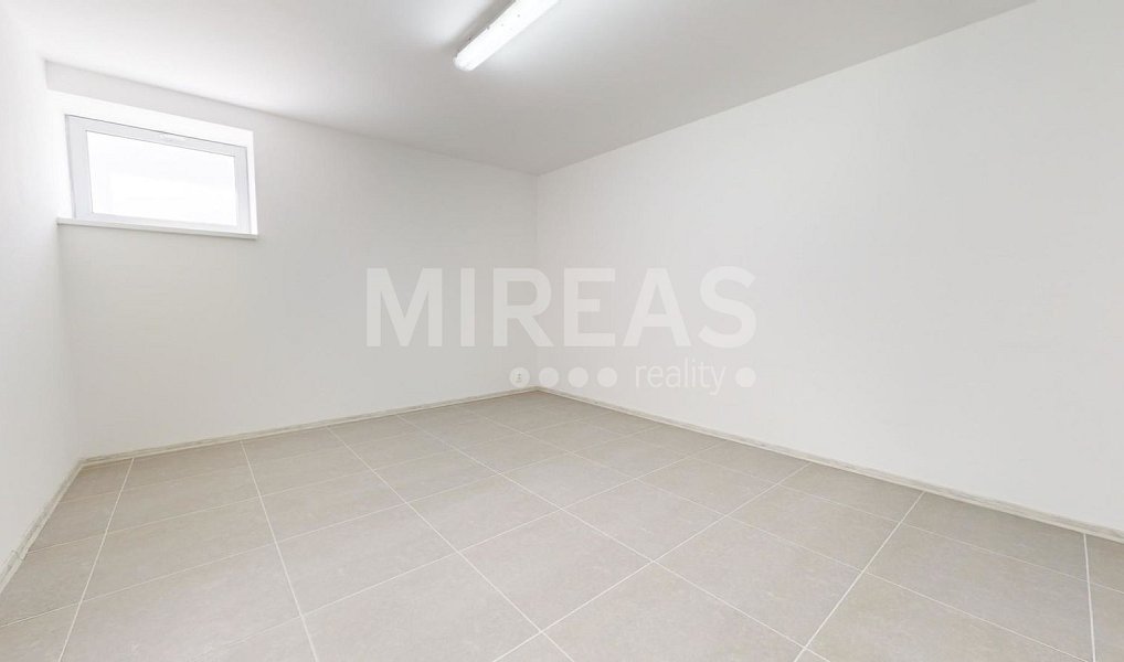 Pronájem kanceláře 20 m², Milovice – náhled fotky 4