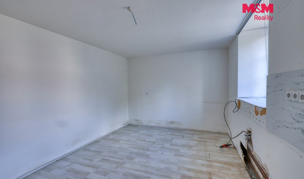 Prodej výrobních prostor 560 m², Bělčice – náhled fotky 9