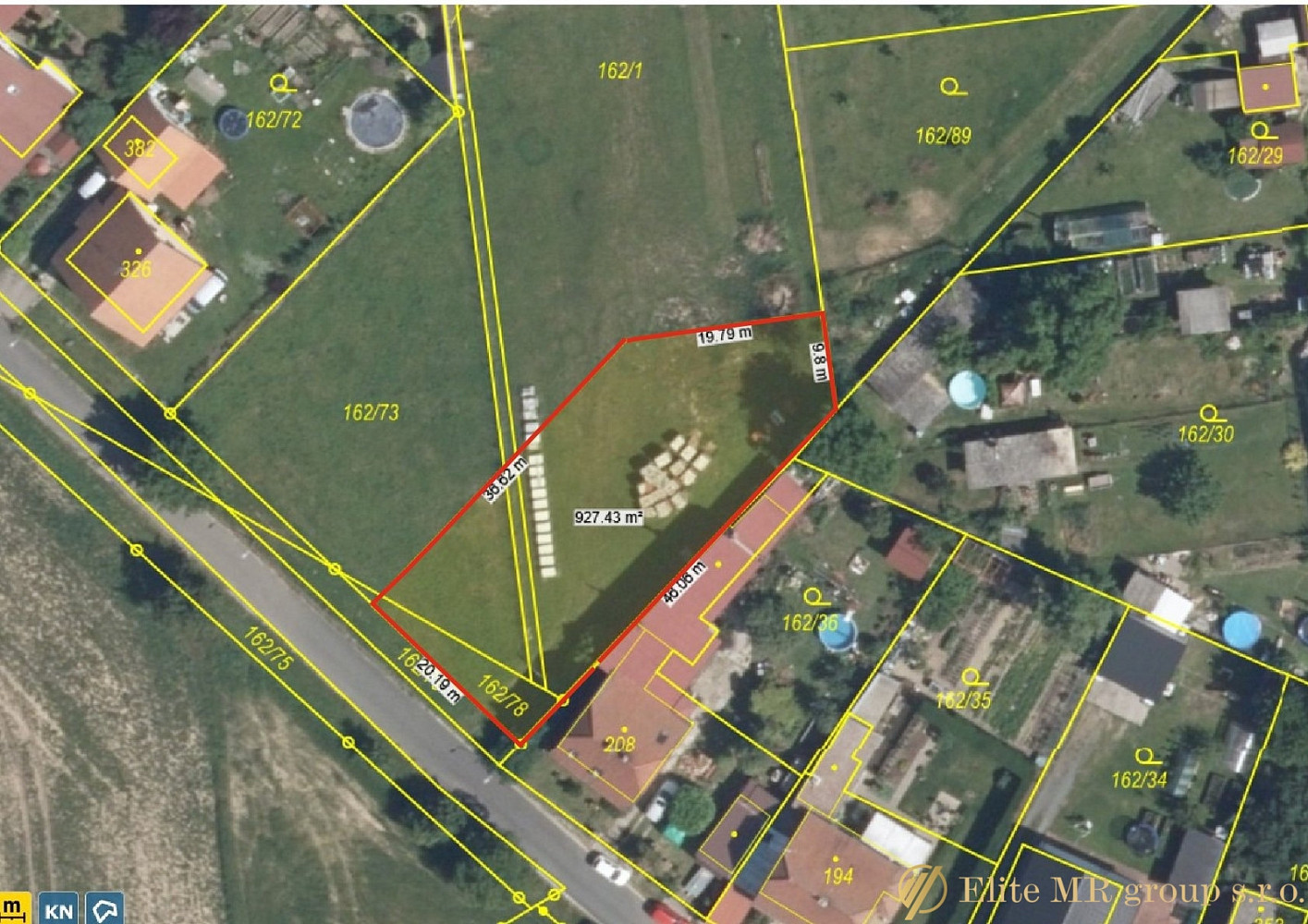 Prodej stavebního pozemku 927 m²