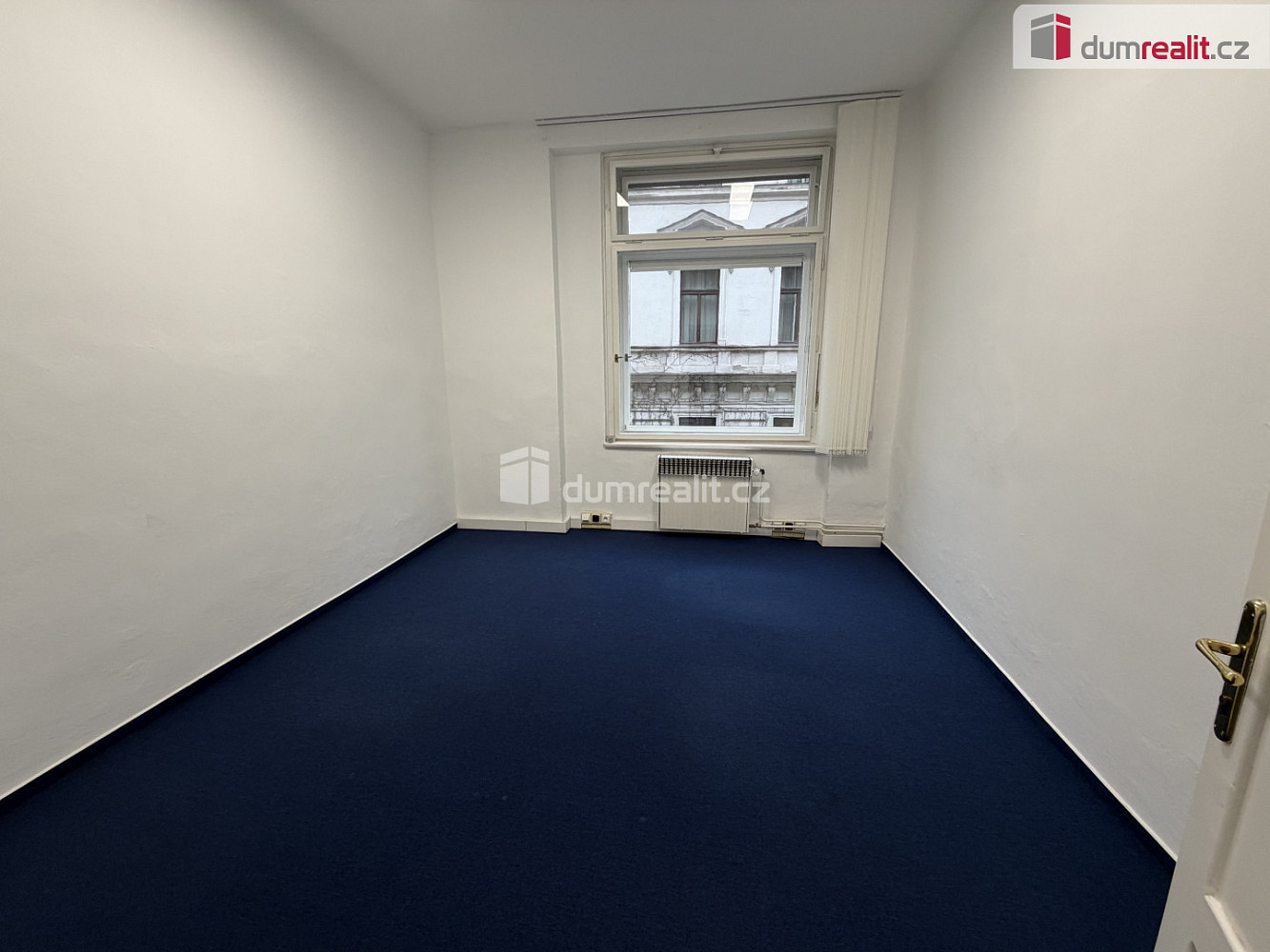 Pronájem kanceláře 143 m² — photo 3