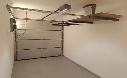 Garáž s elektrickými vraty v Komíně, Vrbenského, Brno - Komín