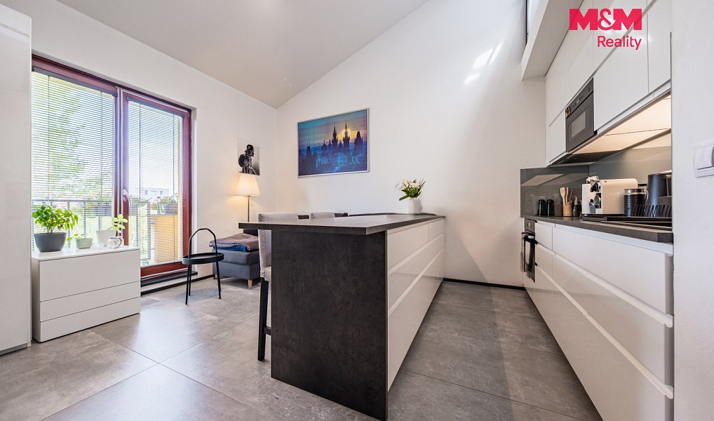 Prodej bytu 1+kk 40 m², Praha – náhled fotky 2