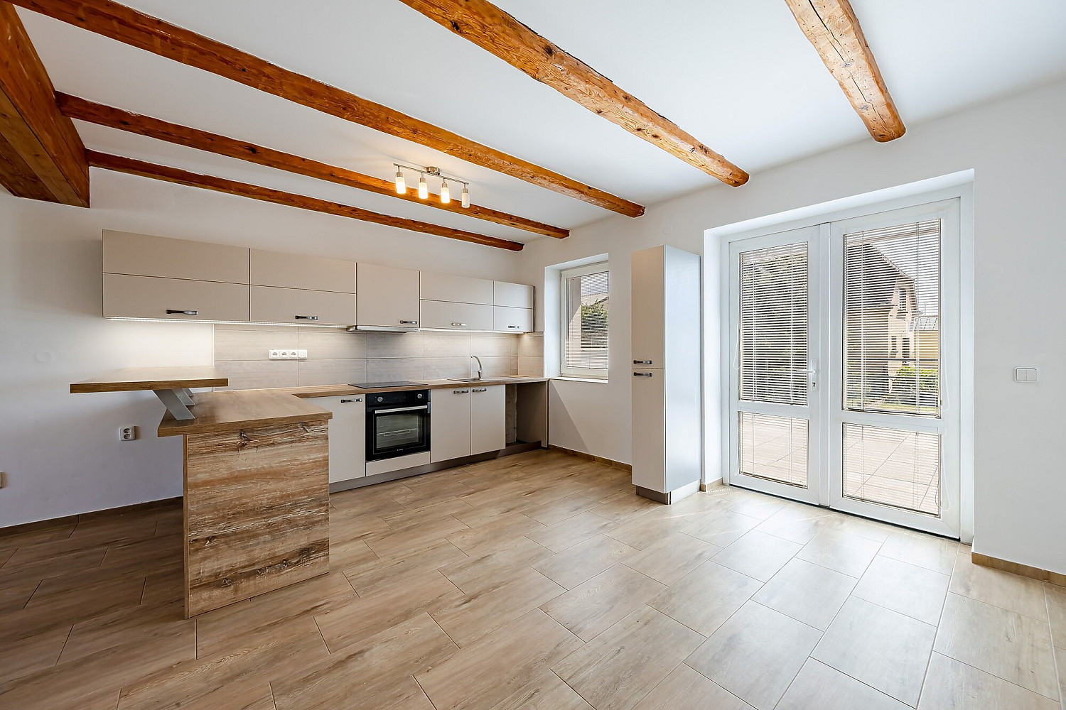 Pronájem domu 175 m² s pozemkem 722 m² — photo 3