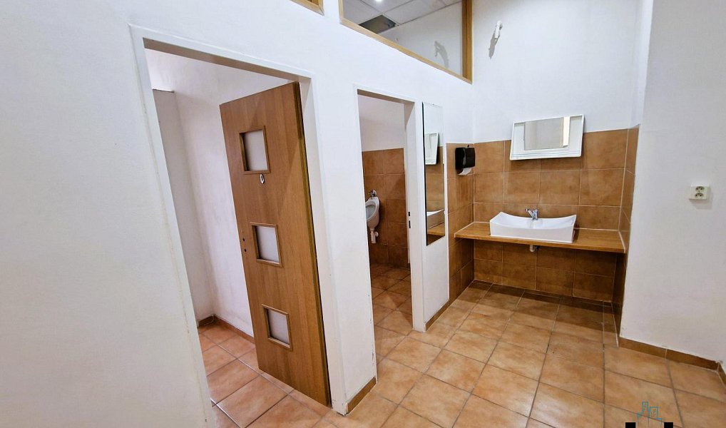 Pronájem kanceláře 100 m², Most – náhled fotky 9