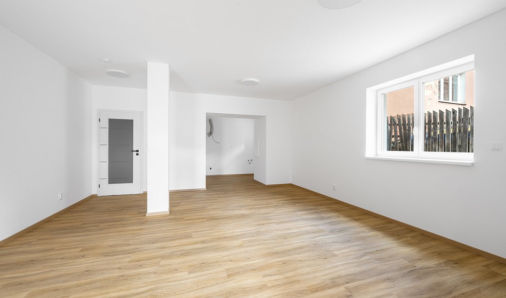 Prodej kanceláře 89 m², Karlovy Vary – náhled fotky 9