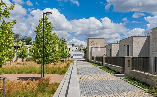 Prodej domu 117 m² s pozemkem 196 m², Horní náměstí, Praha 6 - Lysolaje