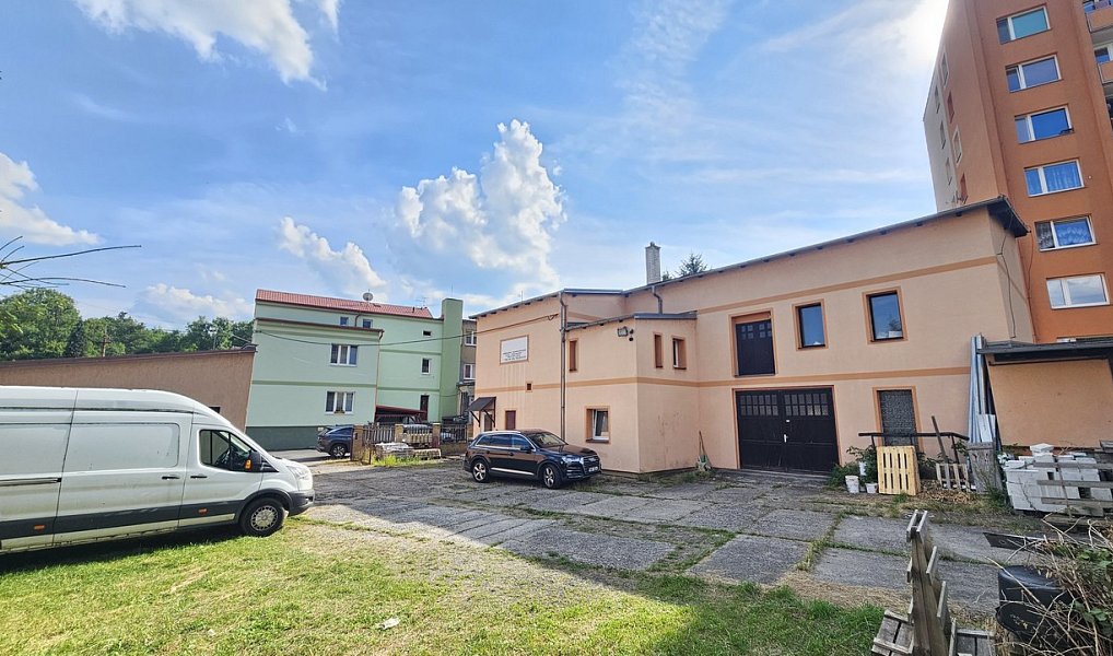Prodej domu 310 m² s pozemkem 878 m², Jílové – náhled fotky 2