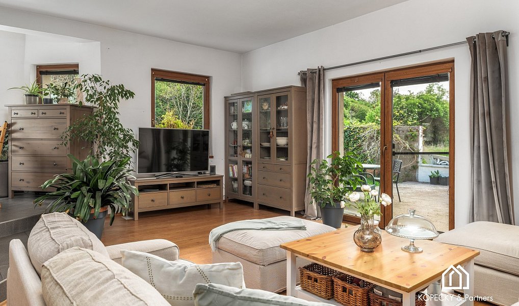 Prodej domu 252 m² s pozemkem 1 208 m², Nelahozeves – náhled fotky 9