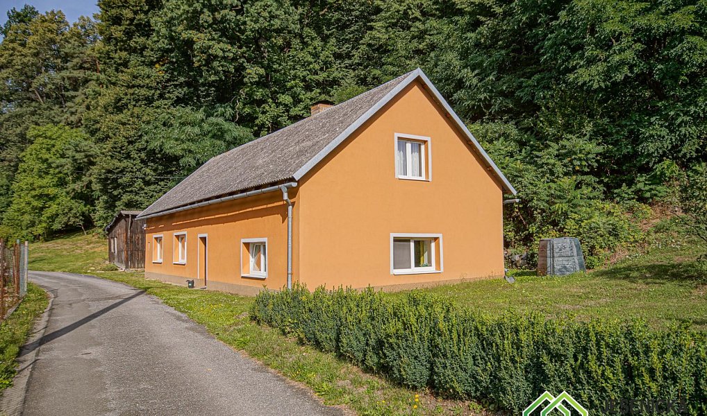 Prodej domu 240 m² s pozemkem 698 m², Kobylá nad Vidnavkou – náhled fotky 2