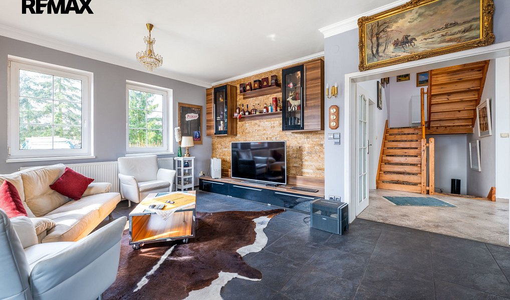 Prodej domu 320 m² s pozemkem 3 335 m², Deštná – náhled fotky 4