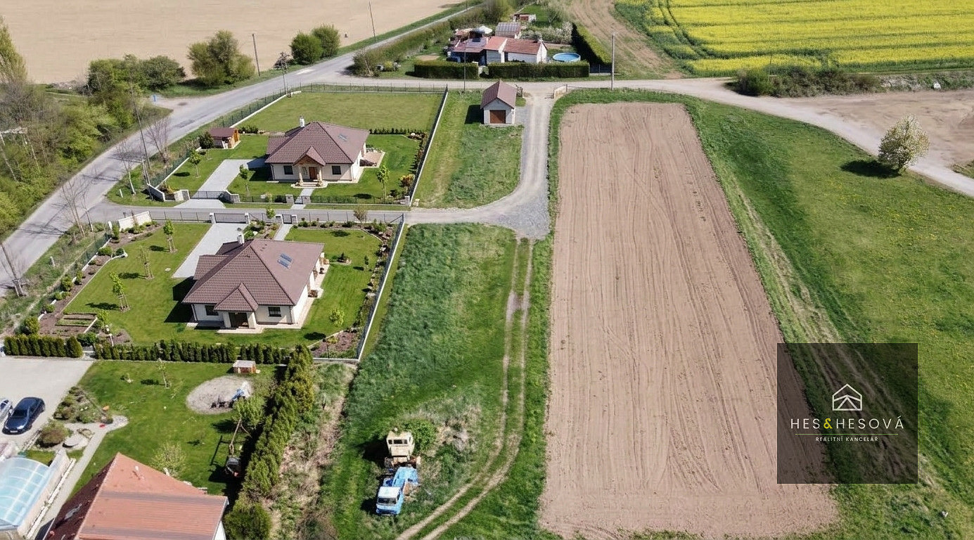 Prodej stavebního pozemku 805 m² – fotografie 3