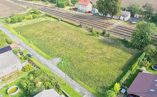 Prodej stavebního pozemku 1 056 m², Dvory, okres Nymburk