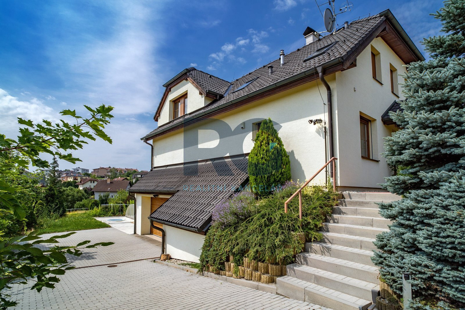 Prodej domu 226 m² s pozemkem 1 089 m² – fotografie 2
