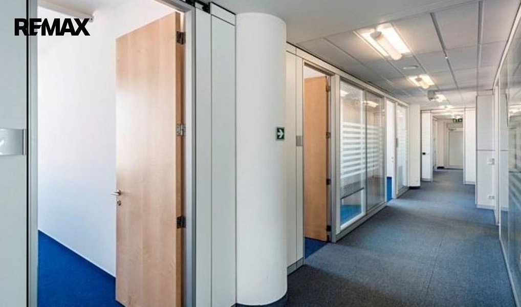 Pronájem kanceláře 270 m², Praha – náhled fotky 4