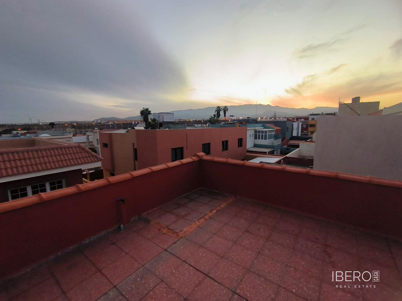 Prodej domu 380 m² s pozemkem 200 m² — photo 2