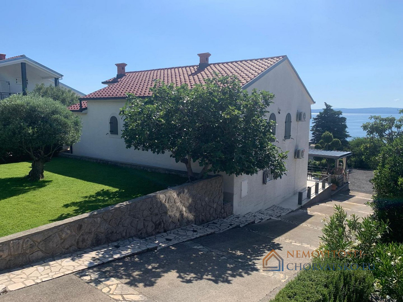 Prodej domu 240 m² s pozemkem 652 m² - Ansicht 5