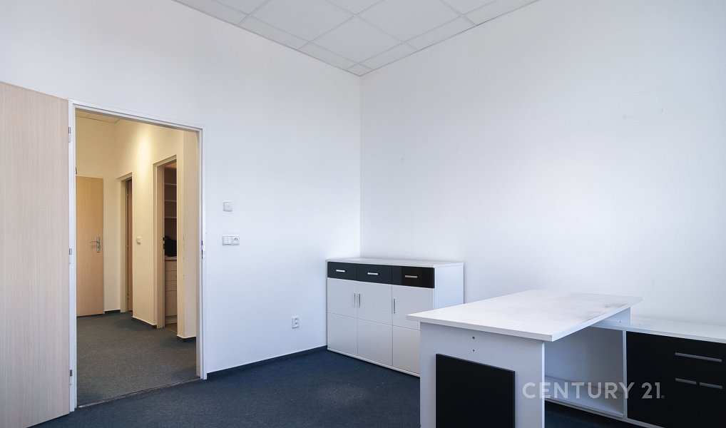 Pronájem kanceláře 61 m², Třinec – náhled fotky 3