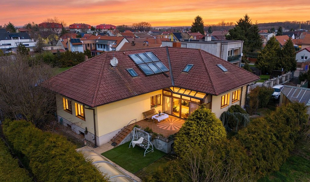 Prodej domu 286 m² s pozemkem 722 m², Veleň – náhled fotky 43