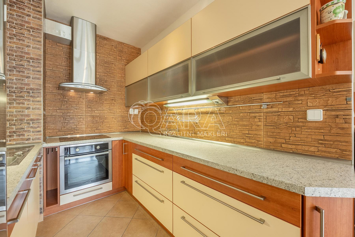 Pronájem bytu 2+kk 53 m² – fotografie 2