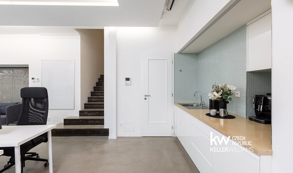 Prodej obchodních prostor 204 m², Praha – náhled fotky 19