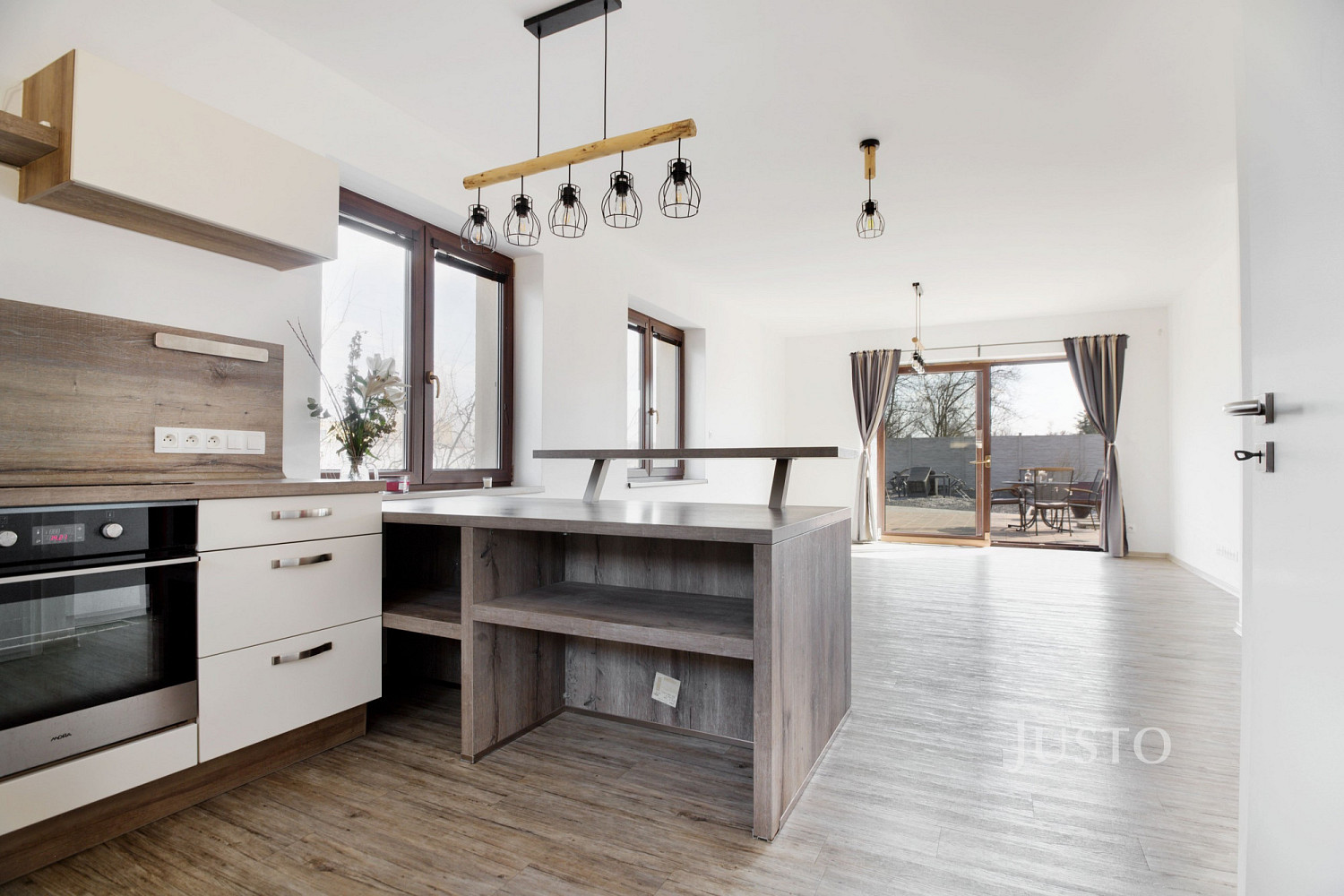 Prodej domu 227 m² s pozemkem 1 747 m² — photo 2