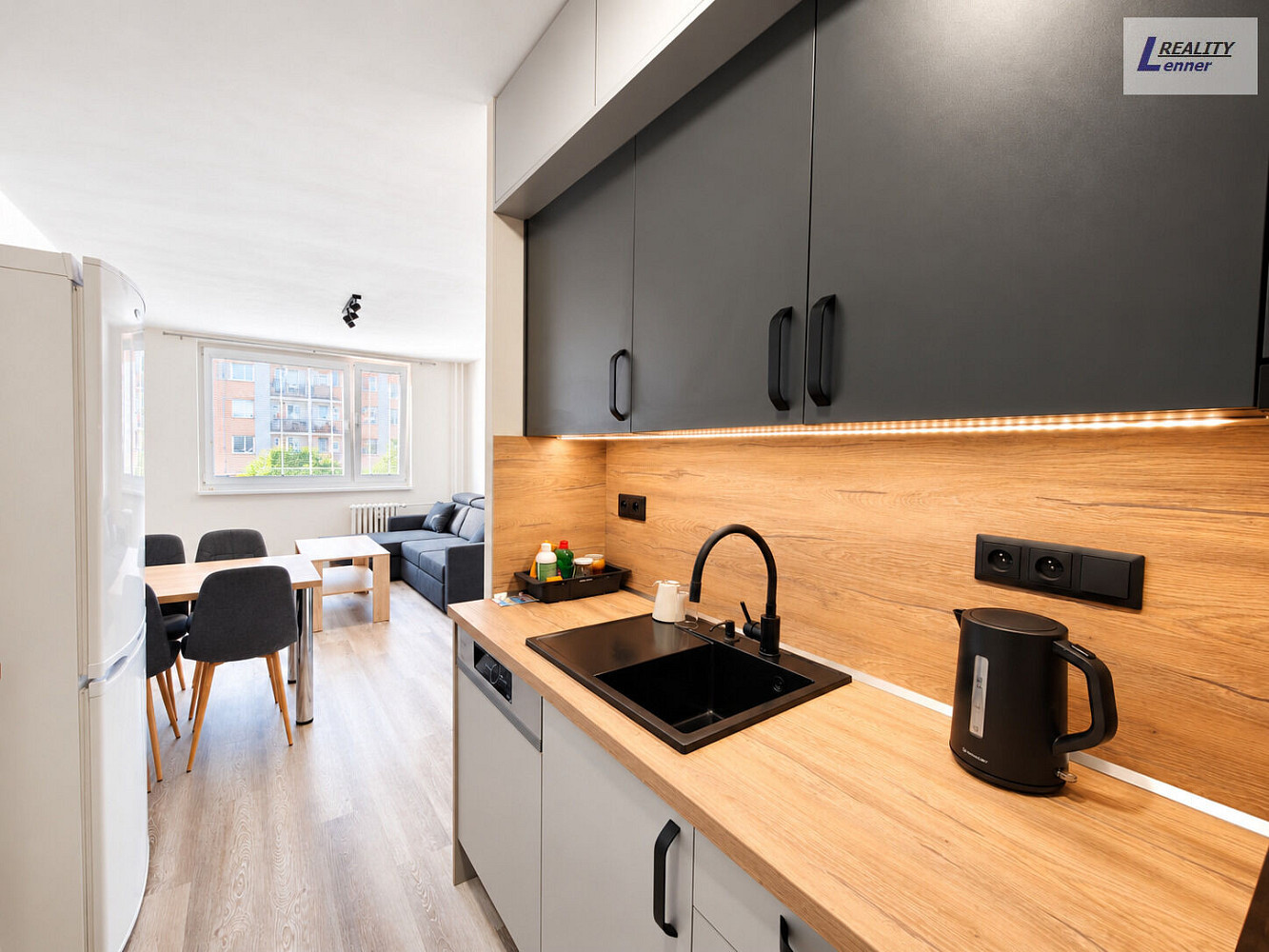 Pronájem bytu 2+kk 43 m² – fotografie 2