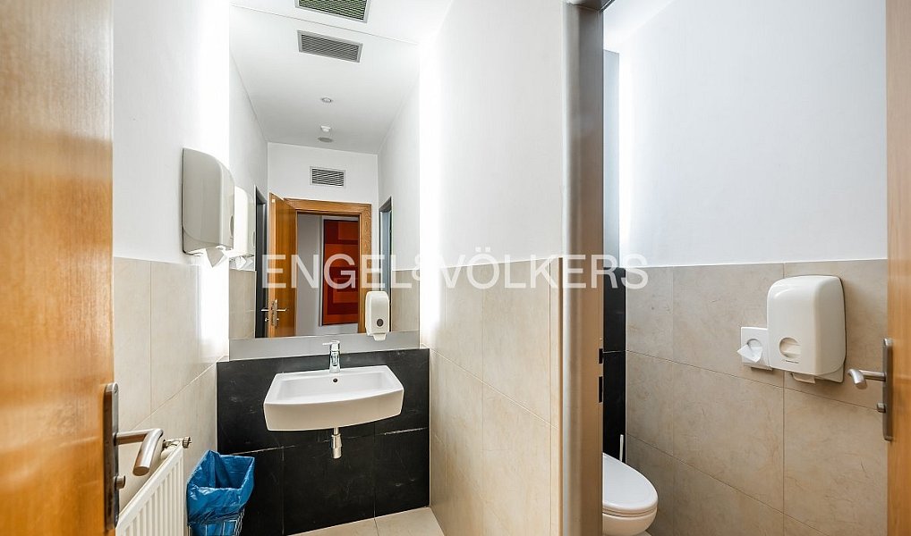 Pronájem kanceláře 451 m², Praha – náhled fotky 16
