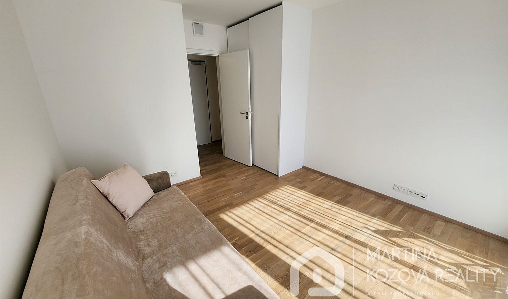 Pronájem bytu 4+kk 120 m², Praha – náhled fotky 16