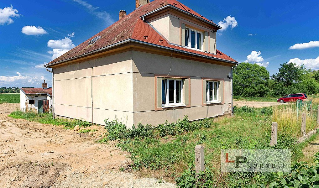 Prodej domu 181 m² s pozemkem 500 m², Sezemice – náhled fotky 3