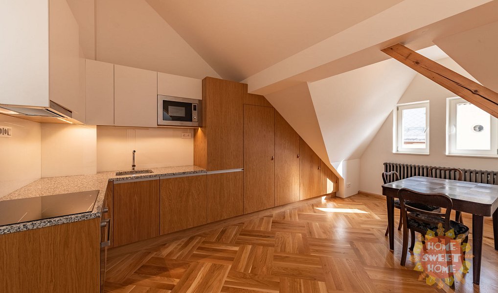 Pronájem bytu 2+kk 86 m², Praha – náhled fotky 3