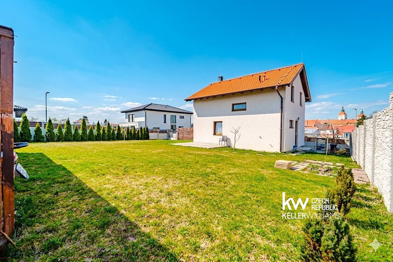Prodej domu 94 m² s pozemkem 525 m² – fotografie 2