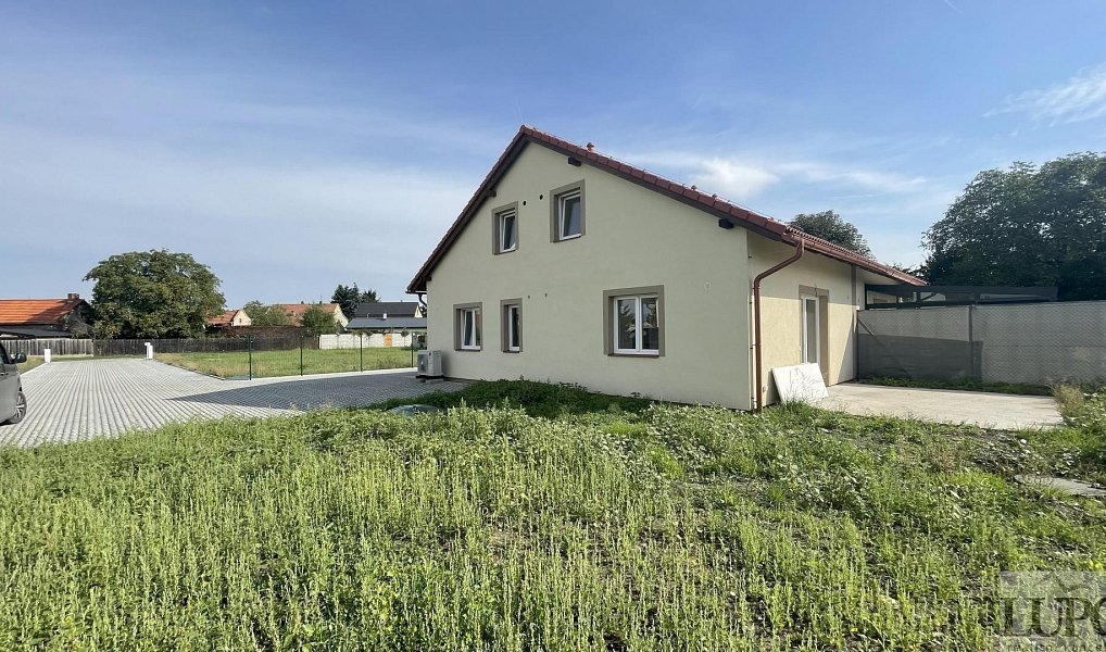 Prodej domu 128 m² s pozemkem 400 m², Postřižín – náhled fotky 3