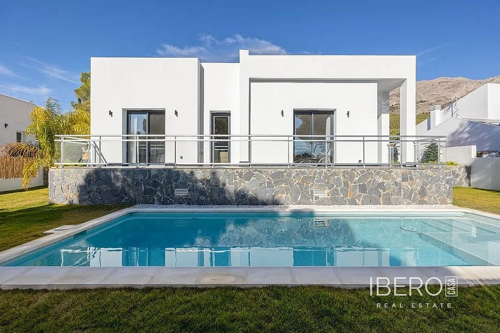 Prodej domu 226 m² s pozemkem 844 m² — photo 2