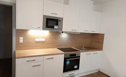 Pronájem bytu 1+kk 29 m², Pazourková, Kuřim, okres Brno-venkov