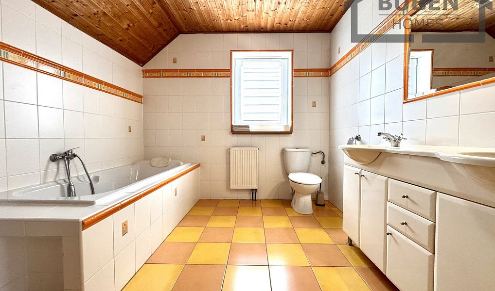 Prodej domu 480 m² s pozemkem 1 077 m², Tachov – náhled fotky 34