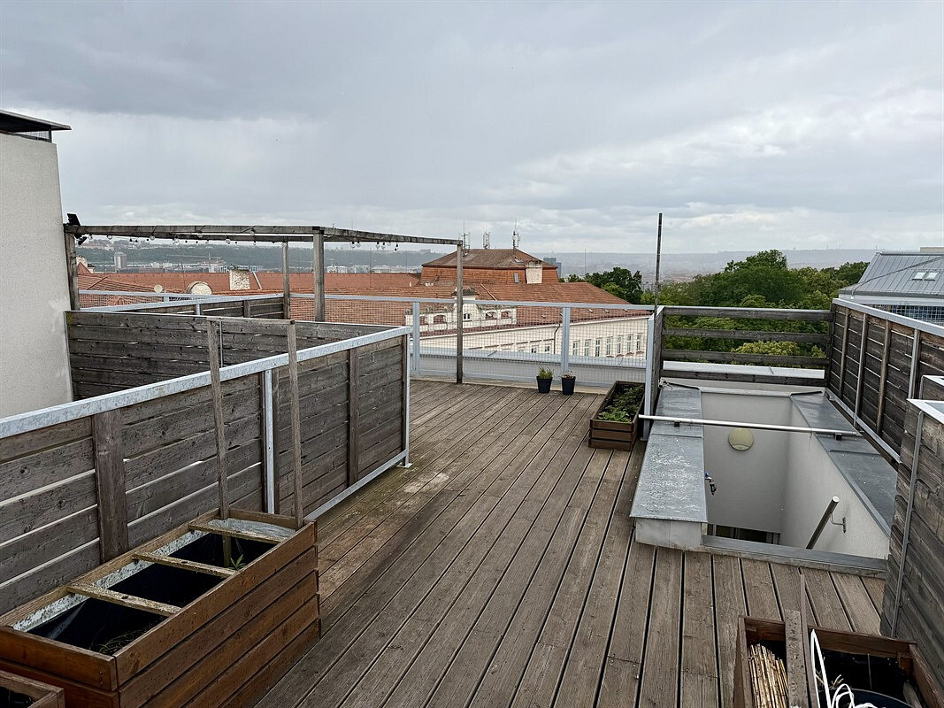 Pronájem bytu 2+kk 95 m² — photo 2